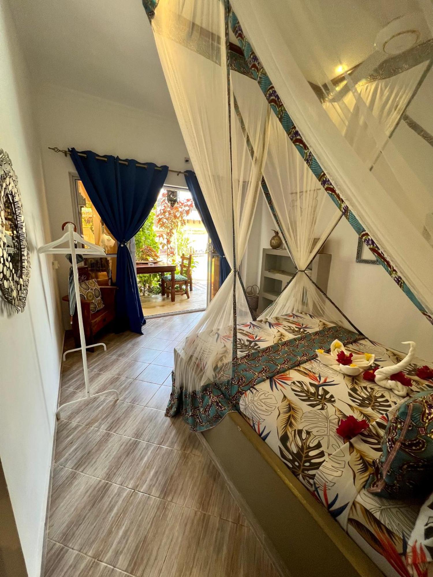 Gadea Boutique Hotel& Gadea Garden Italian Restaurant (Adults Only) Джамбиани Номер фото